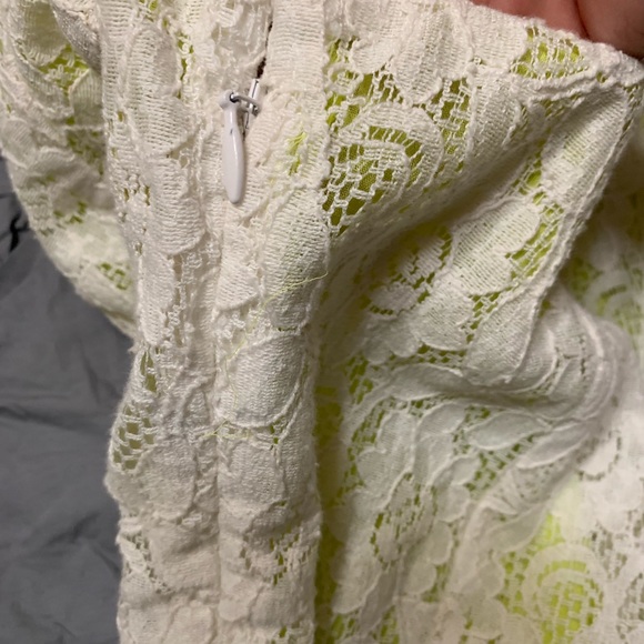 Guess - Picture 6 of 7